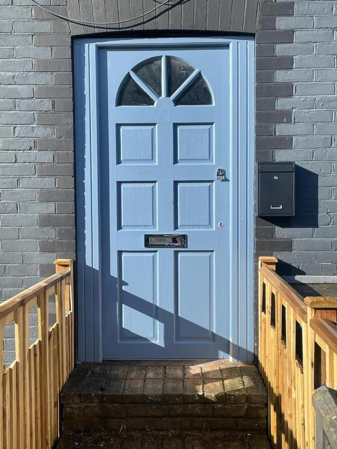 Lovely Spacious Loft Close To Train Station Worthing Kültér fotó