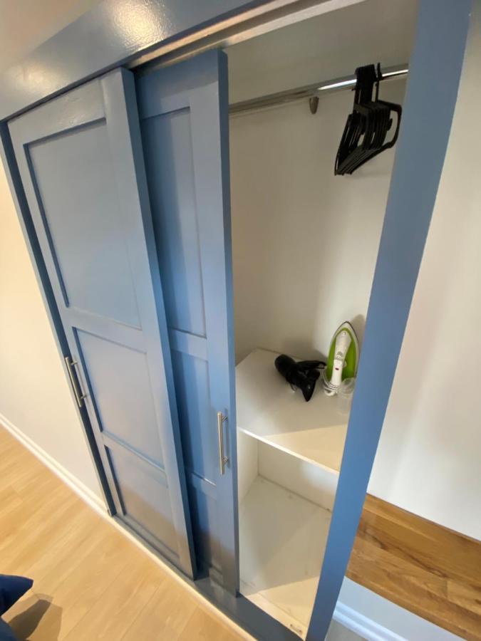 Lovely Spacious Loft Close To Train Station Worthing Kültér fotó