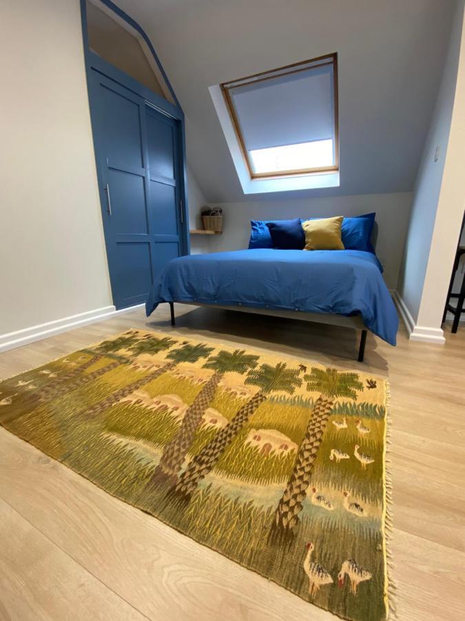 Lovely Spacious Loft Close To Train Station Worthing Kültér fotó